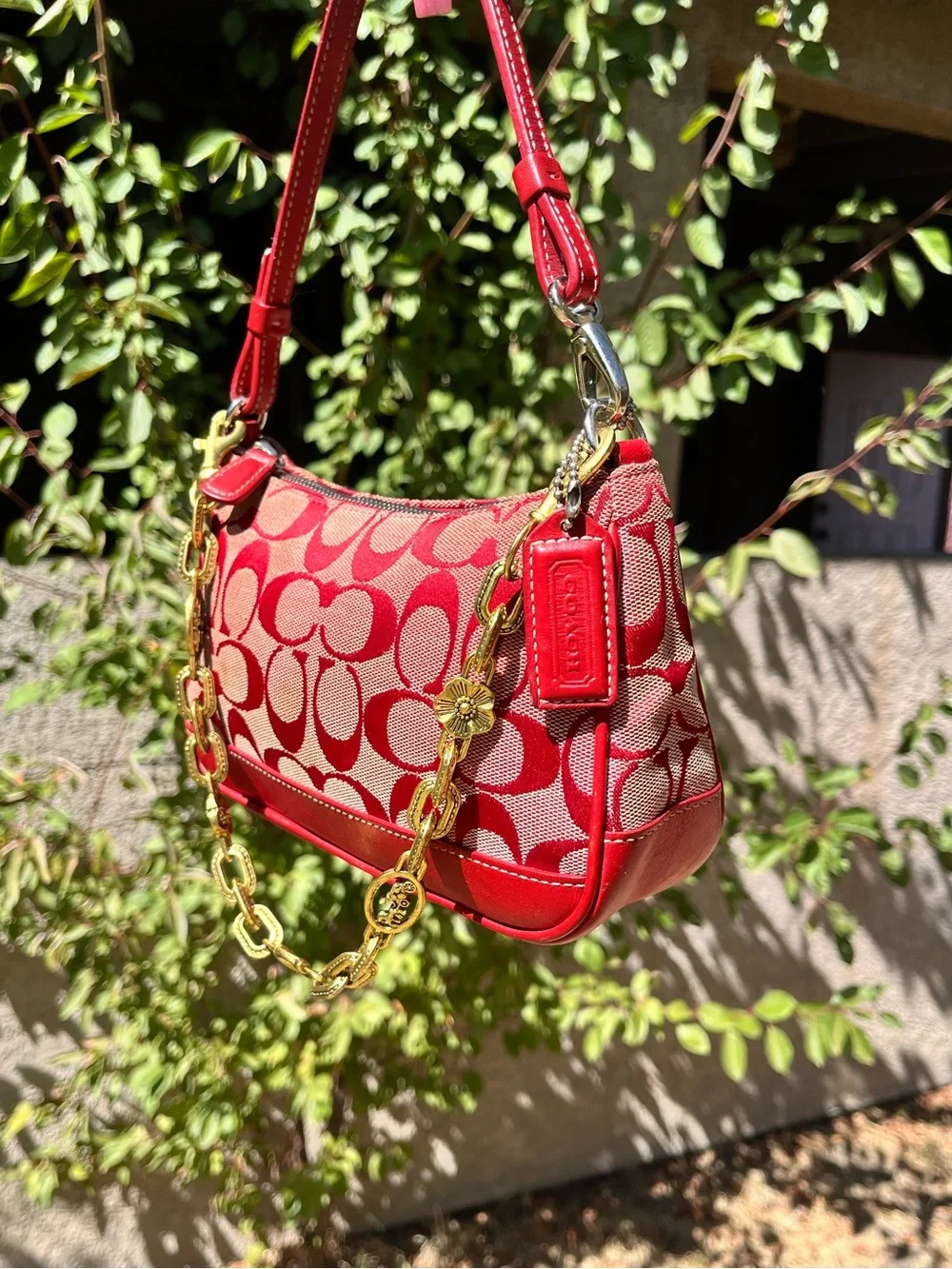 Coach color red